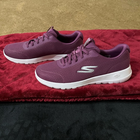 Women’s Skechers GoWalk Sneakers - Picture 4 of 8